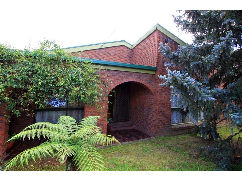 8 Barry Street, Killara VIC 3691