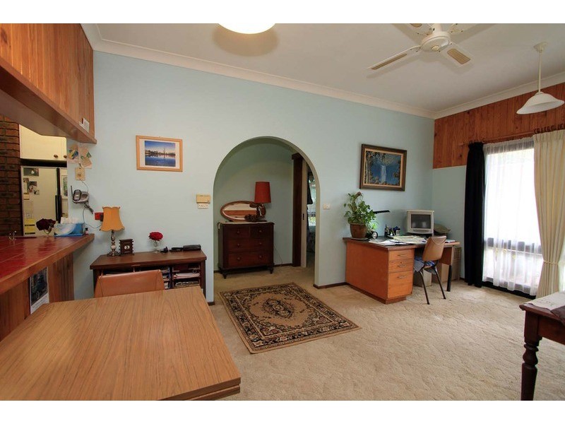8 Barry Street, Killara VIC 3691