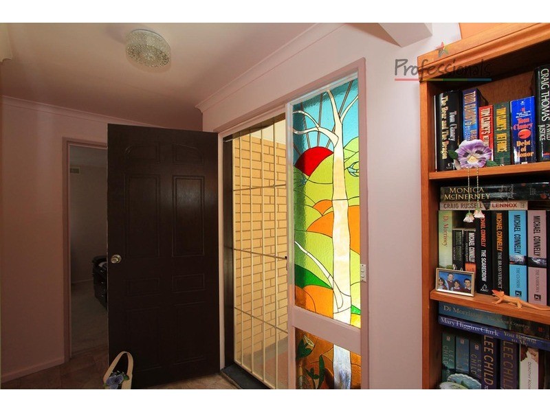 8 Albert  Road, Chiltern VIC 3683