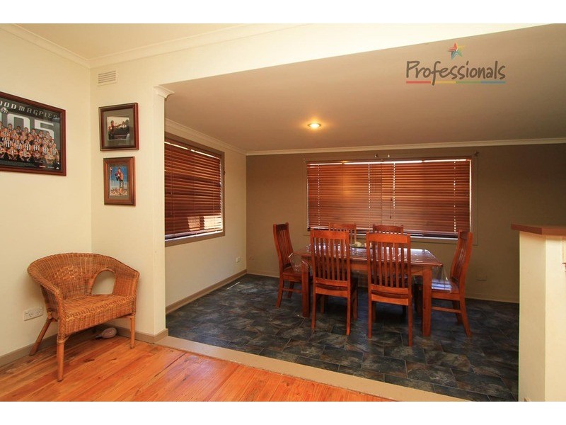 24 Albert Road, Chiltern VIC 3683