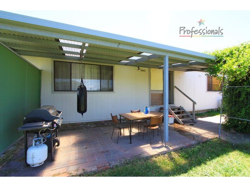 24 Albert Road, Chiltern VIC 3683