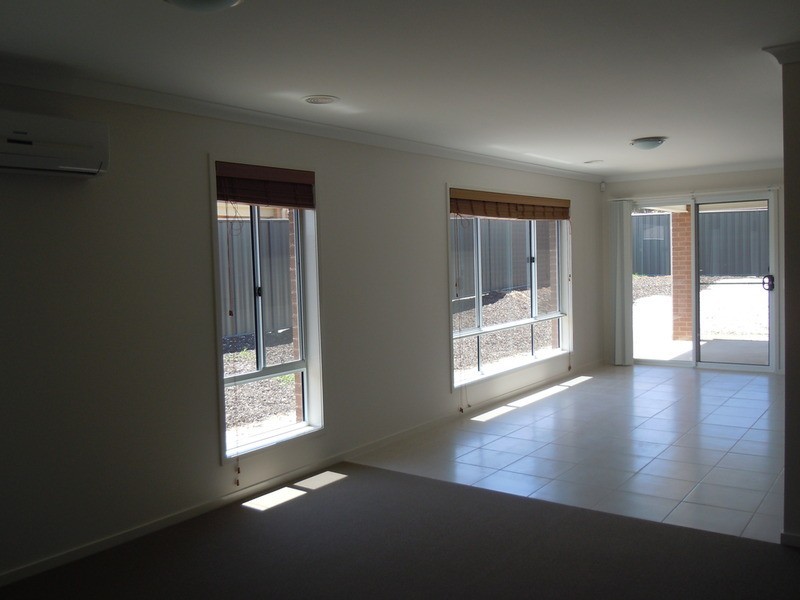 12 Silky Oak Avenue, Wodonga VIC 3690