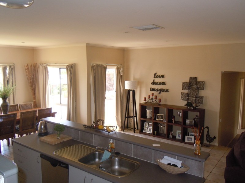 6 Kingfisher Drive, Wodonga VIC 3690