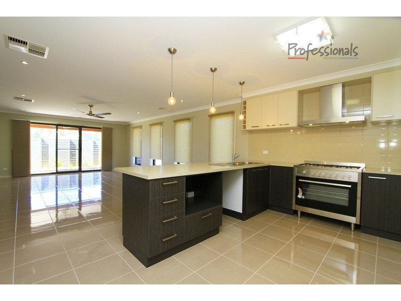 2 Lauren  Place, Wodonga VIC 3690