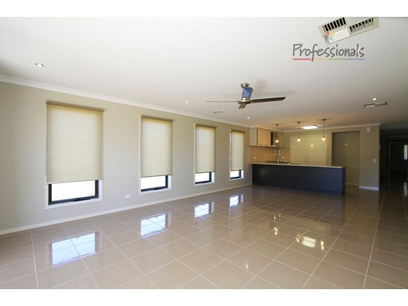 2 Lauren  Place, Wodonga VIC 3690