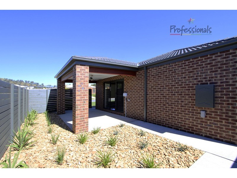 2 Lauren  Place, Wodonga VIC 3690