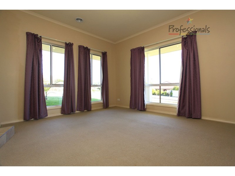 6 Kingfisher Drive, Wodonga VIC 3690