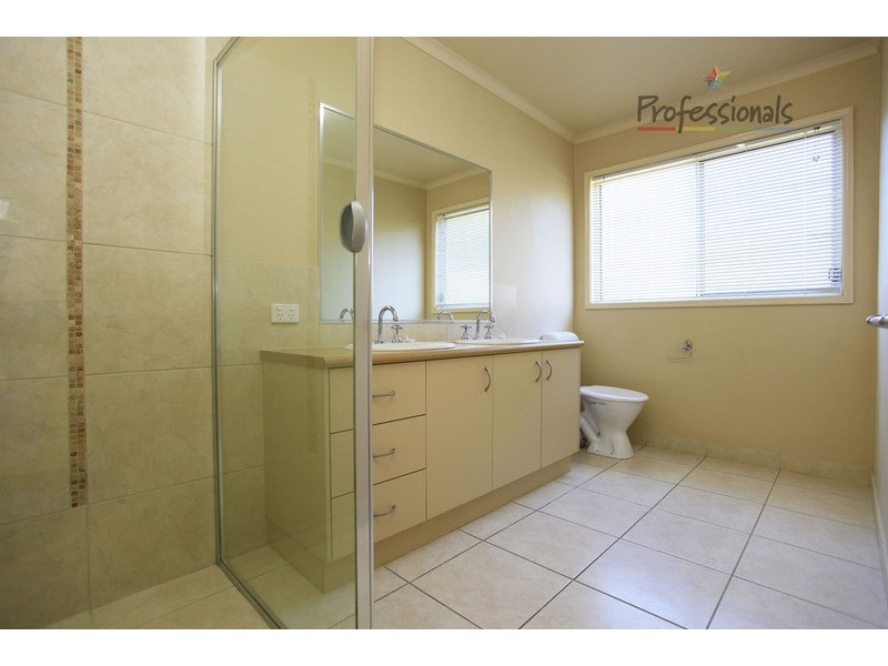 6 Kingfisher Drive, Wodonga VIC 3690