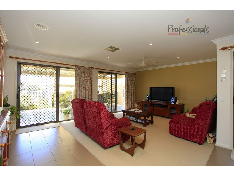 8 Treecreeper Street, Thurgoona NSW 2640