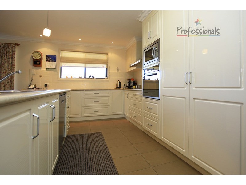 8 Treecreeper Street, Thurgoona NSW 2640
