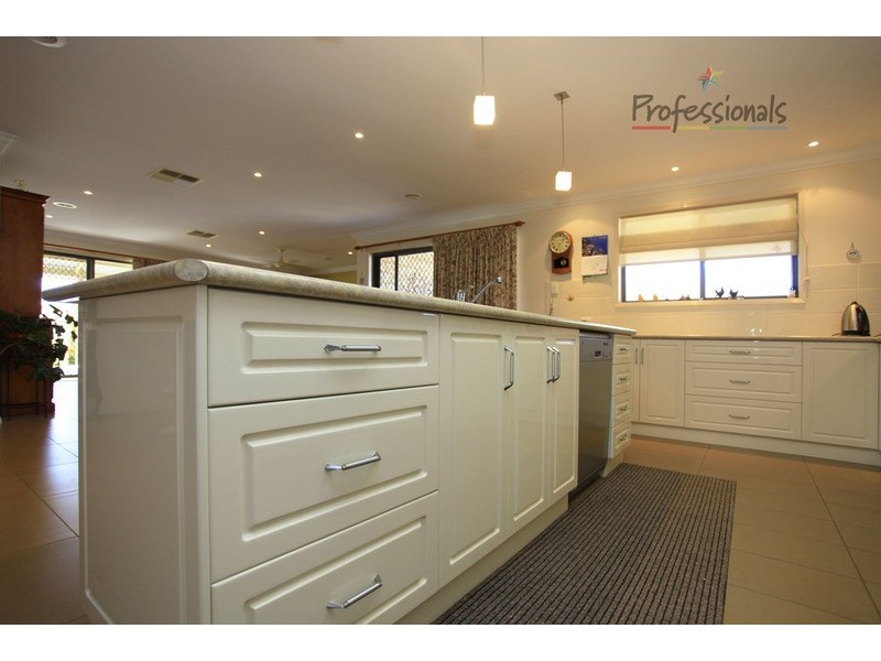 8 Treecreeper Street, Thurgoona NSW 2640