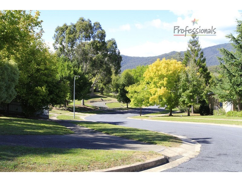 11 Crawford Court, Dartmouth VIC 3701