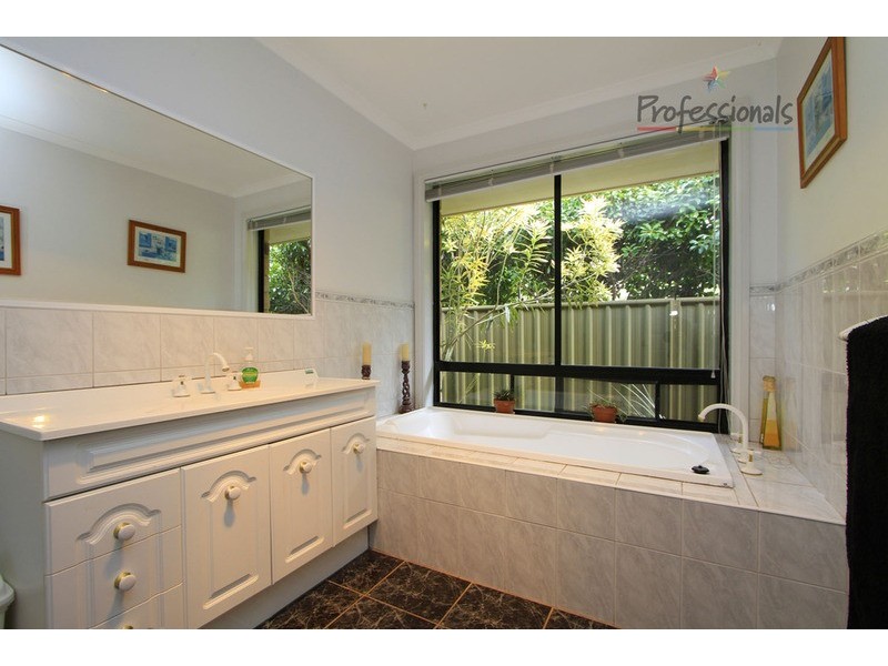 17 Kingfisher Court, East Albury NSW 2640