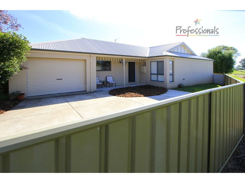 2/72 Nightingale Avenue, Wodonga VIC 3690