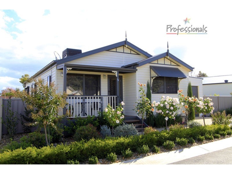 23/639 Kemp Street, Lavington NSW 2641