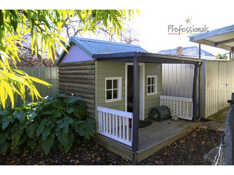 9 Queen  Street, Chiltern VIC 3683