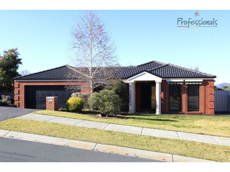 14 Hawk Place, West Wodonga VIC 3690