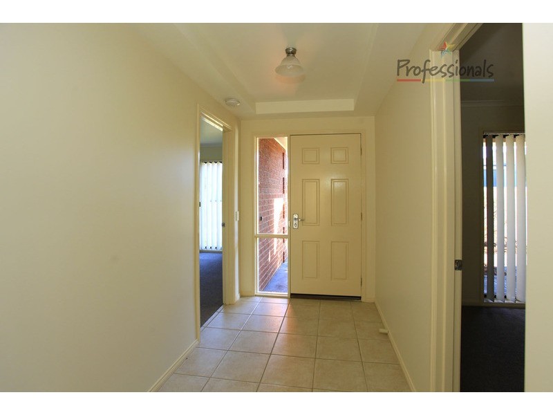 14 Hawk Place, West Wodonga VIC 3690