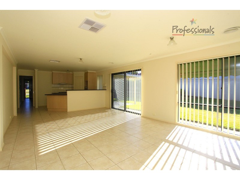 14 Hawk Place, West Wodonga VIC 3690