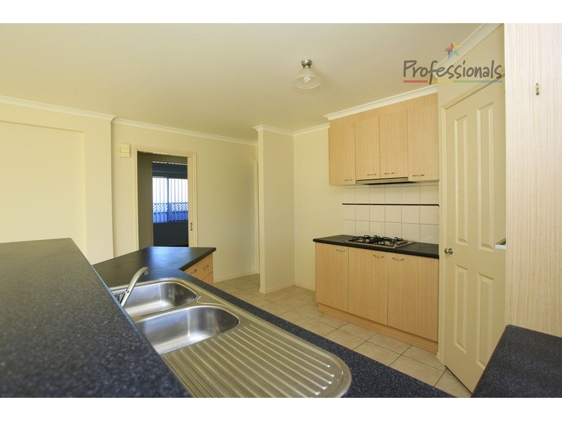 14 Hawk Place, West Wodonga VIC 3690