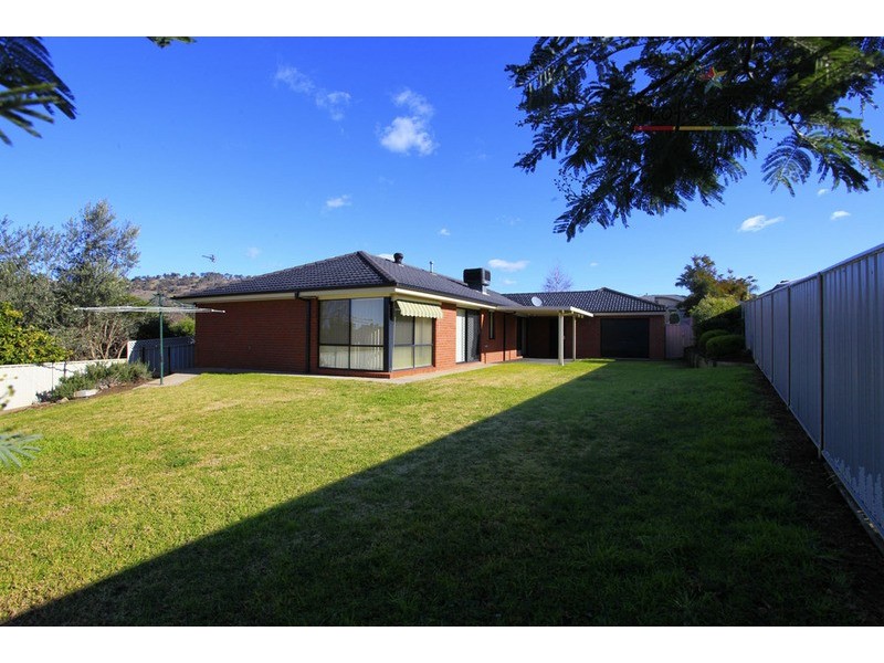 14 Hawk Place, West Wodonga VIC 3690