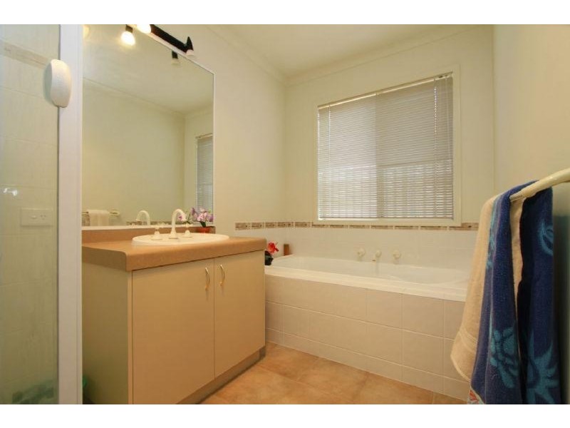 11 Koendiddia Court, Wodonga VIC 3690