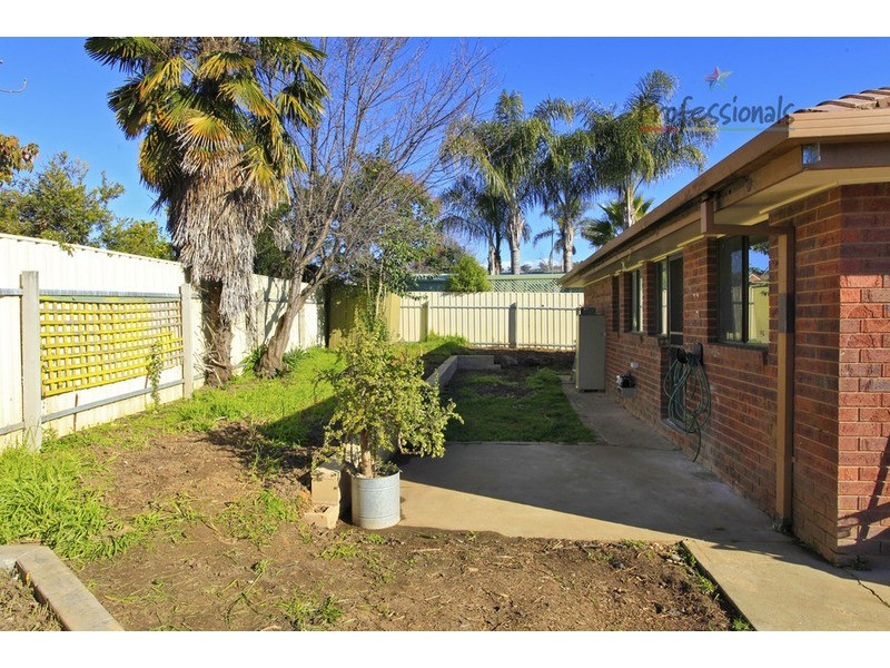 2/2 Sinnett Court, Wodonga VIC 3690