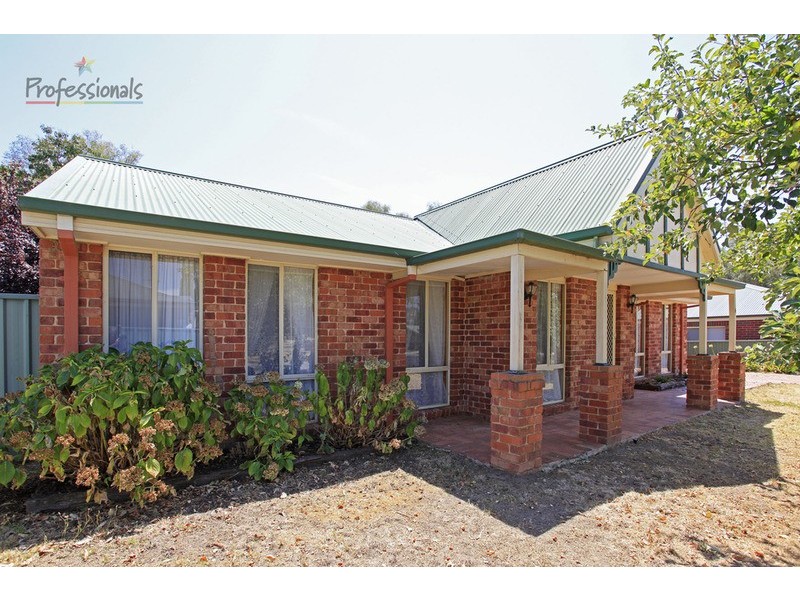 4 Tyrell  Court, West Wodonga VIC 3690