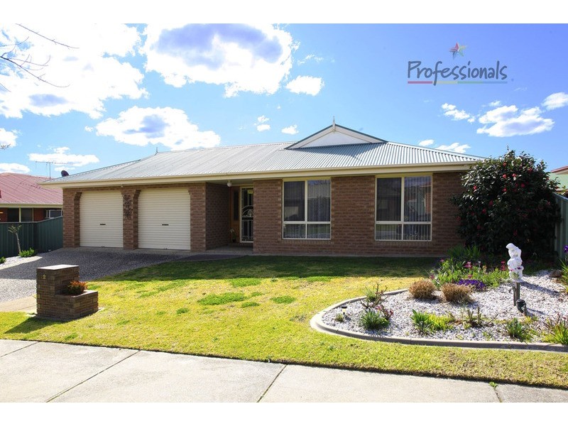 2 Lightwood  Drive, Wodonga VIC 3690