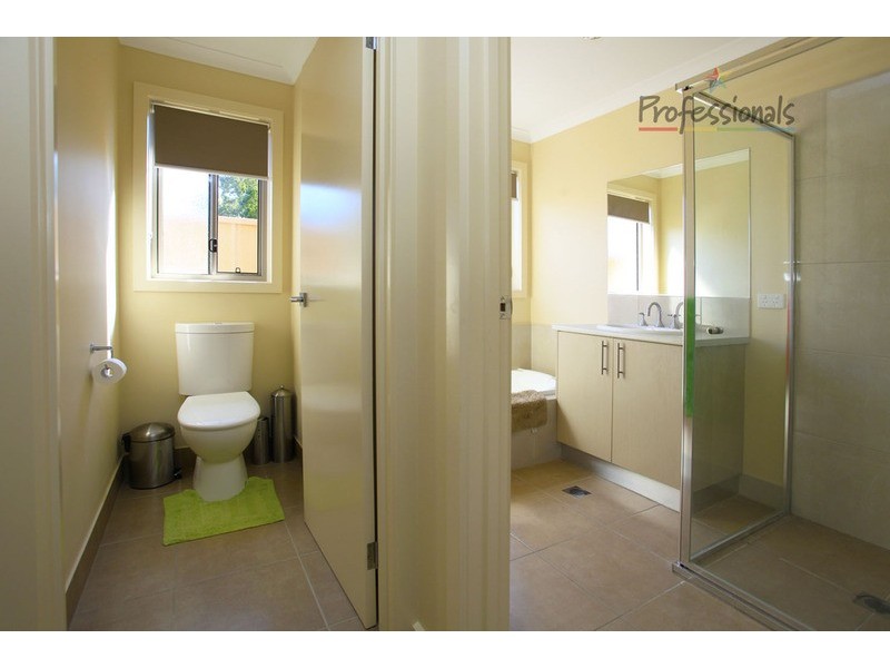 2/776 Centaur Road, Lavington NSW 2641