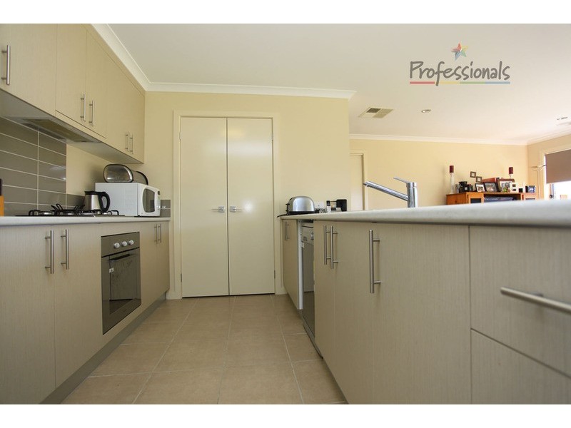 2/776 Centaur Road, Lavington NSW 2641