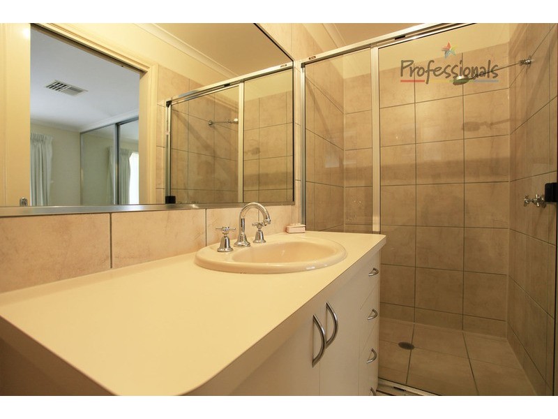 3 Sladen  Court, West Wodonga VIC 3690