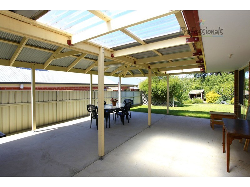 3 Sladen  Court, West Wodonga VIC 3690