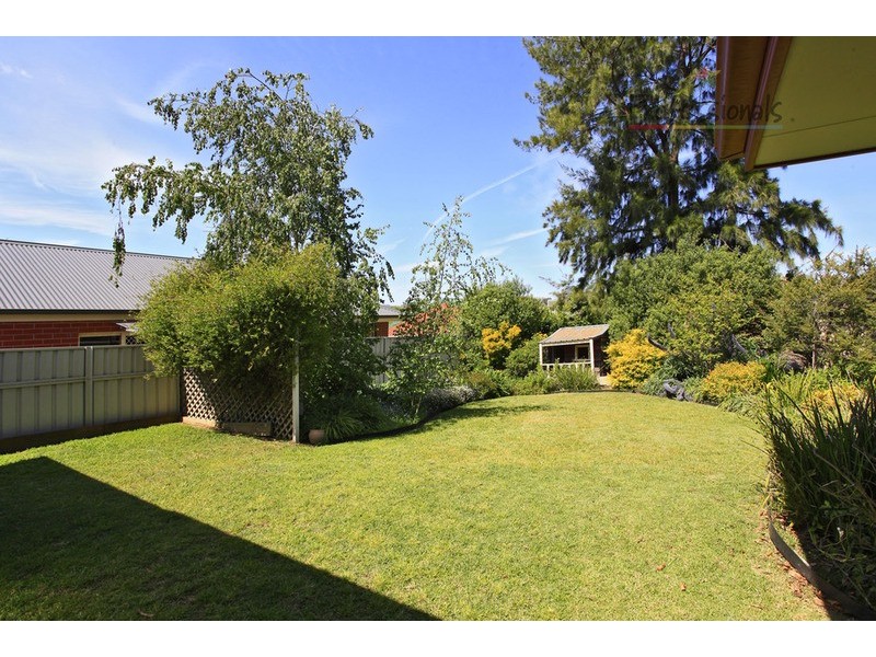 3 Sladen  Court, West Wodonga VIC 3690