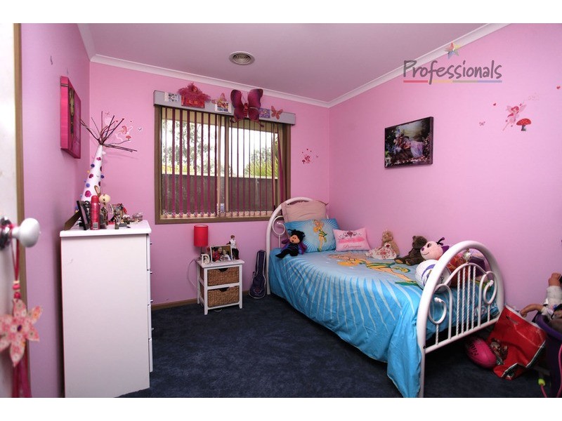 18 Bullara Court, Lavington NSW 2641