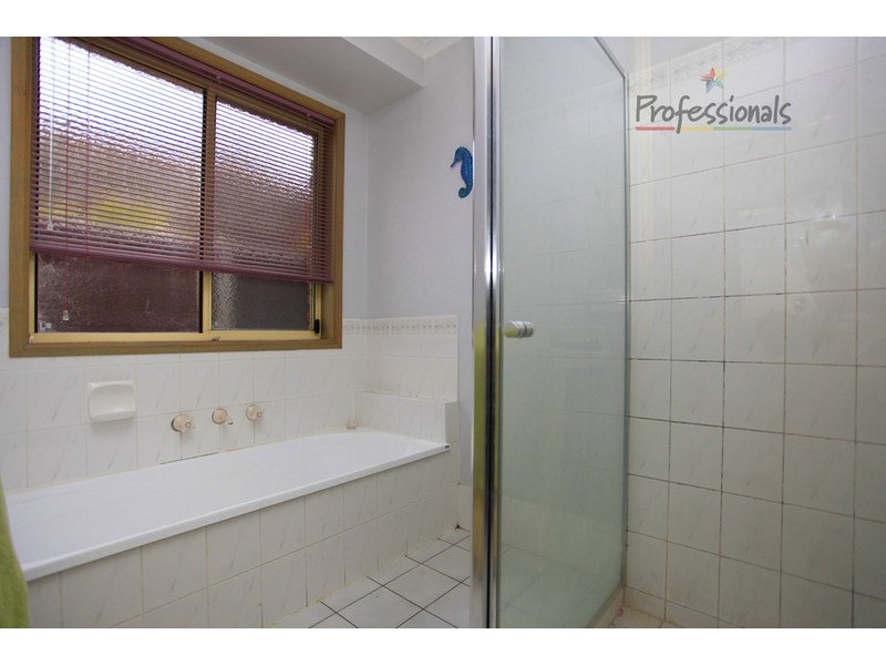 18 Bullara Court, Lavington NSW 2641