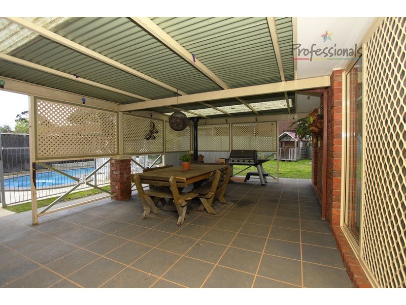 18 Bullara Court, Lavington NSW 2641