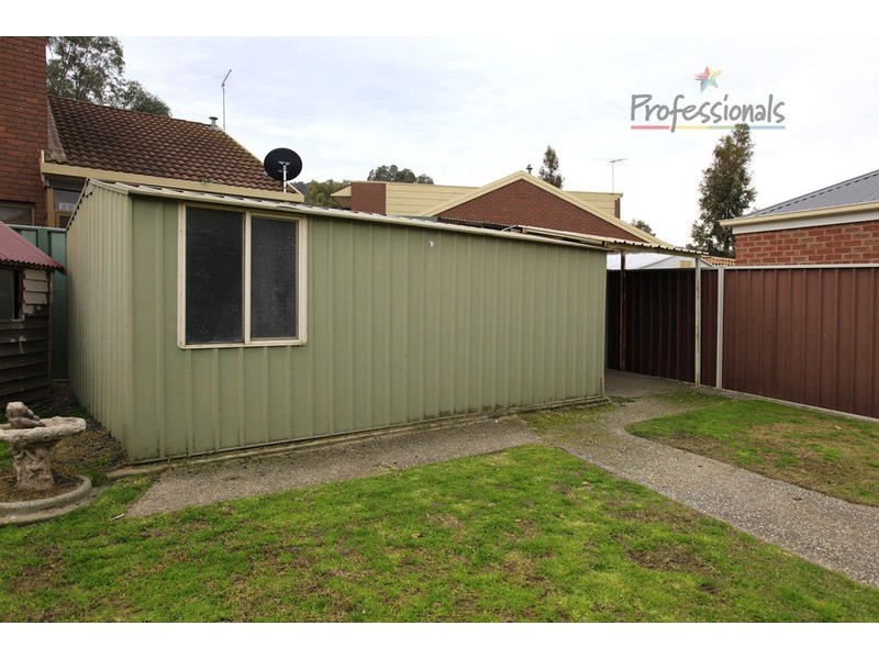 18 Bullara Court, Lavington NSW 2641