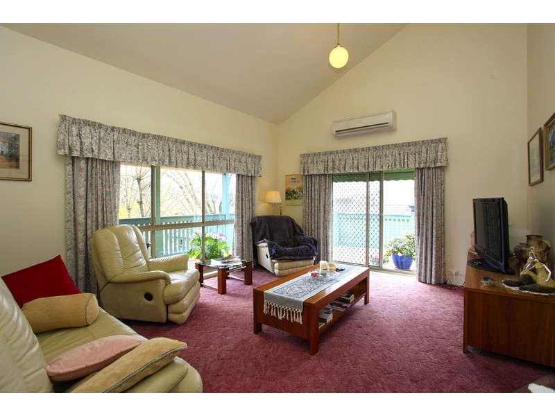 8 Jevington Drive, Wodonga VIC 3690