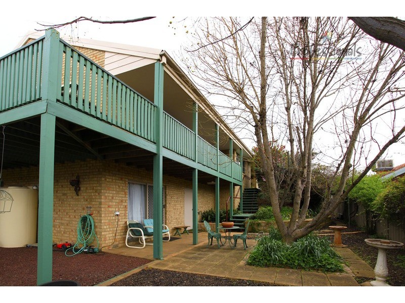 8 Jevington Drive, Wodonga VIC 3690