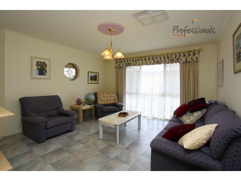 8 Jevington Drive, Wodonga VIC 3690