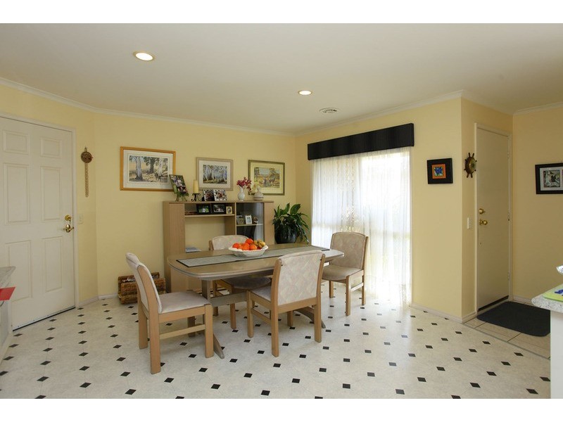 8 Jevington Drive, Wodonga VIC 3690