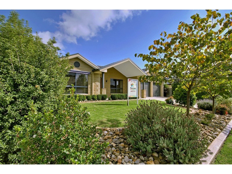 8 Dalton Avenue, Wodonga VIC 3690