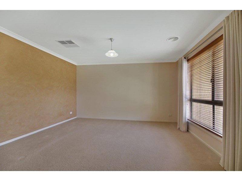 8 Dalton Avenue, Wodonga VIC 3690