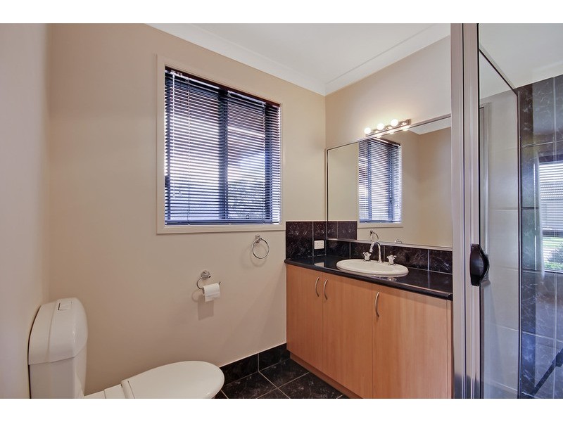 8 Dalton Avenue, Wodonga VIC 3690