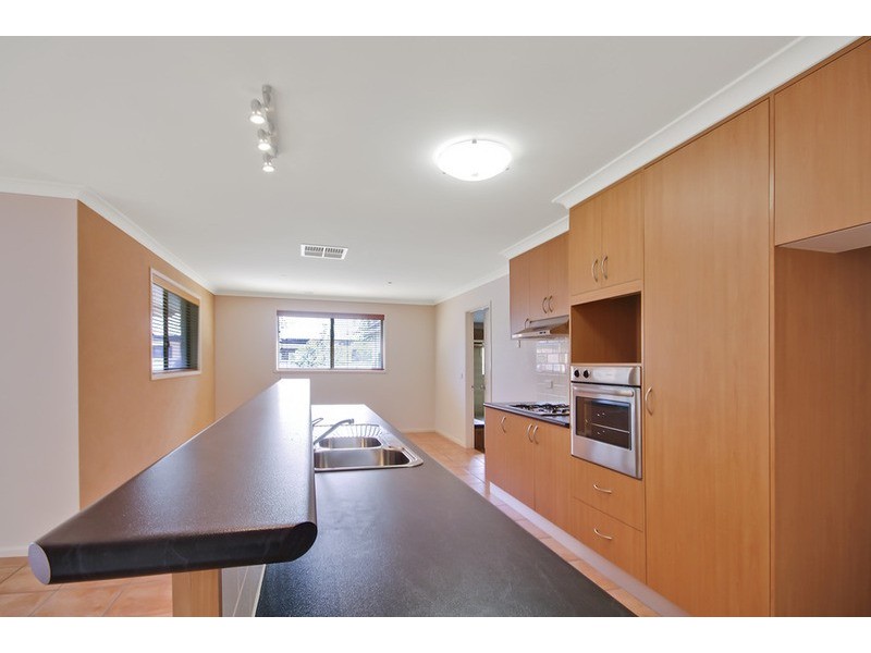 8 Dalton Avenue, Wodonga VIC 3690