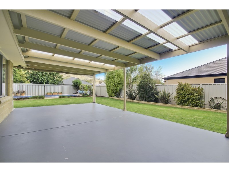 8 Dalton Avenue, Wodonga VIC 3690