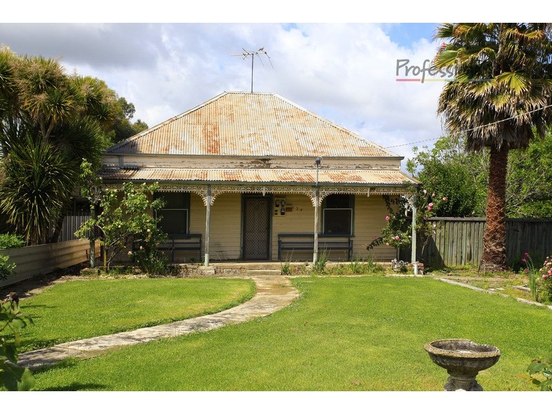24 High Street, Chiltern VIC 3683