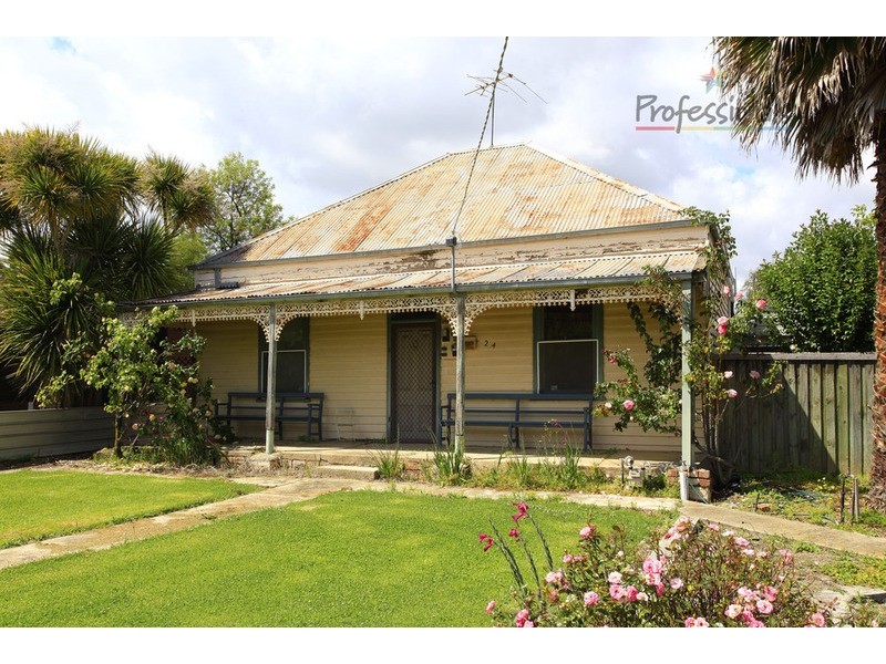 24 High Street, Chiltern VIC 3683