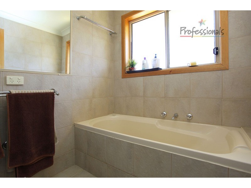 16 Brewer Drive, Wodonga VIC 3690